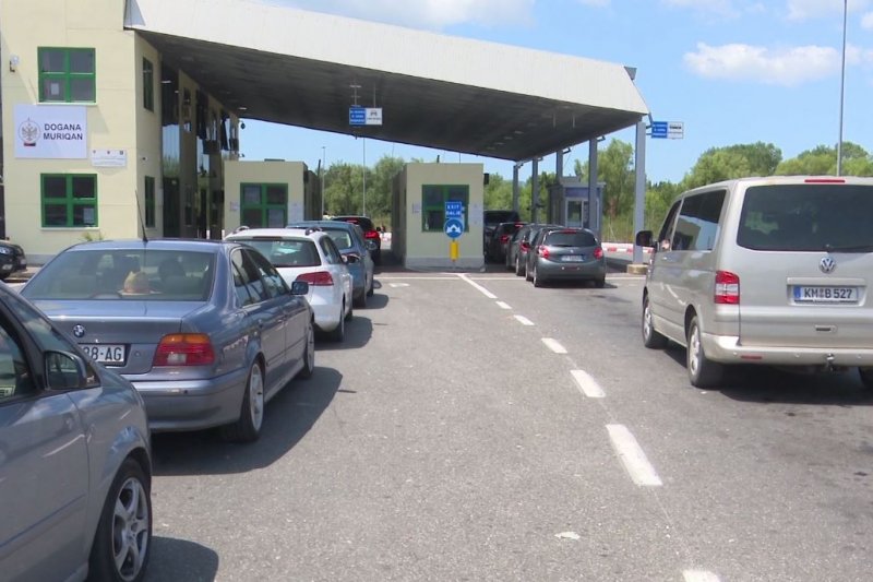Grenzüberschreitungsgebühr vs. Grüne Karte: Was Fahrer wissen müssen, bevor sie Albanien verlassen